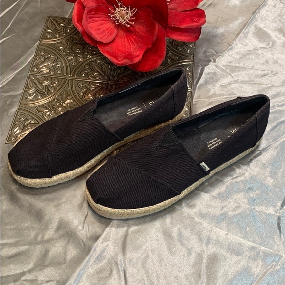 🌹TOMS • Casual Comfortable PLATFORM Slip on Black Shoes - Picture 3 of 12